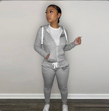 Load image into Gallery viewer, A Plush Sweatshirt Sports Casual Two Piece Set
